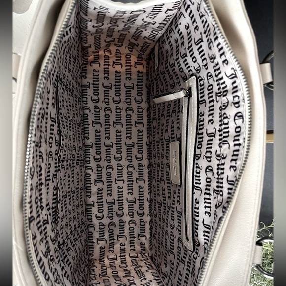 Juicy Couture NWT Cream Shoulder Tote & Black Heart Wristlet & Hair Clips (P192) - Picture 9 of 14